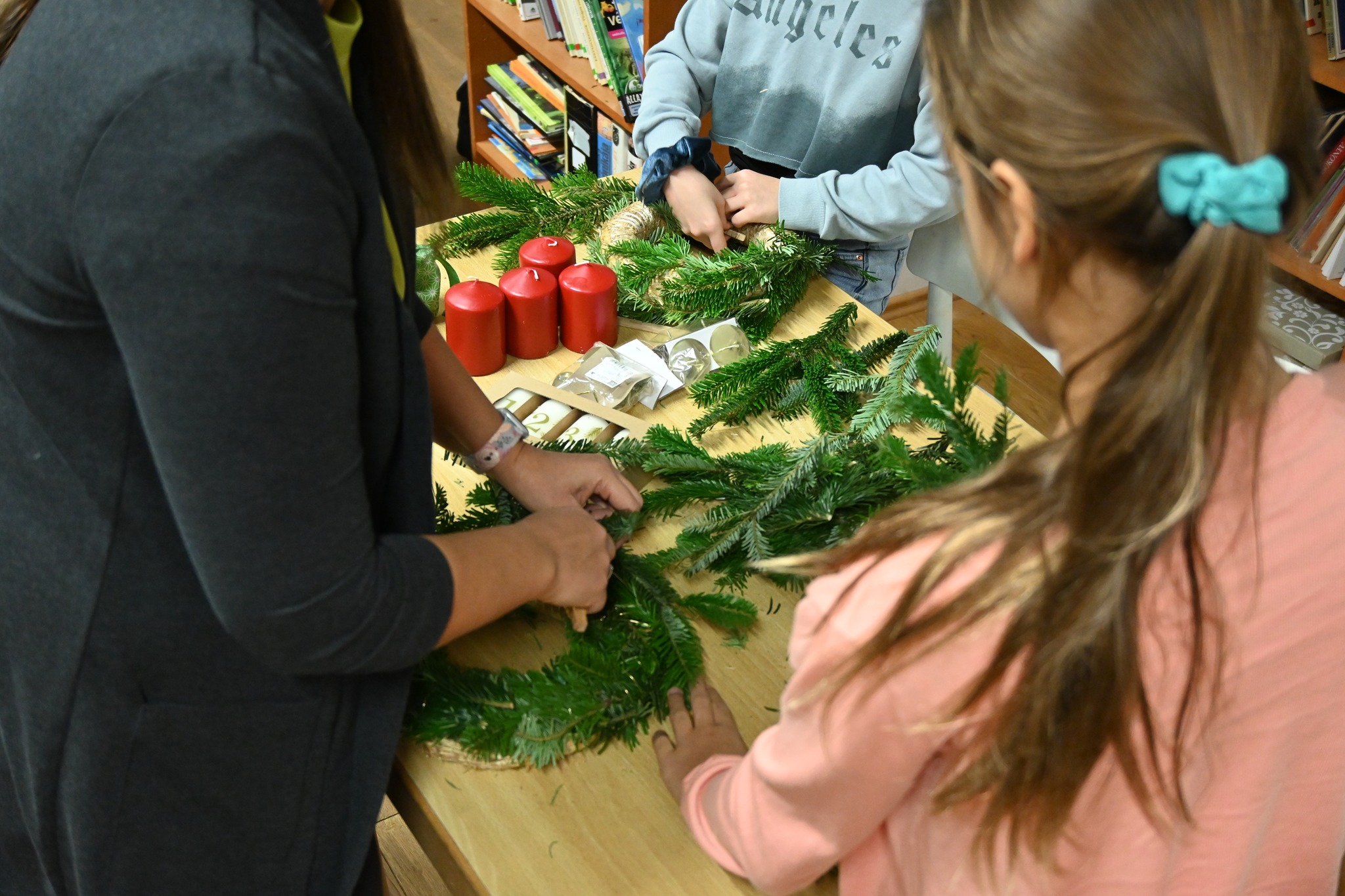 Adventi koszorú készítés az AMAPED-ben